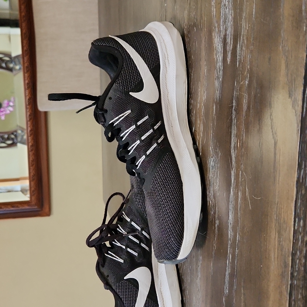 Nike run swift
